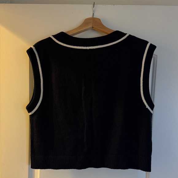 H&M Black Vest with White Trim - Picture 2 of 2